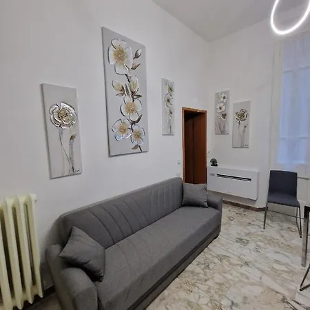 In Pieno Centro Storico Antico Quadrilatero דירה *