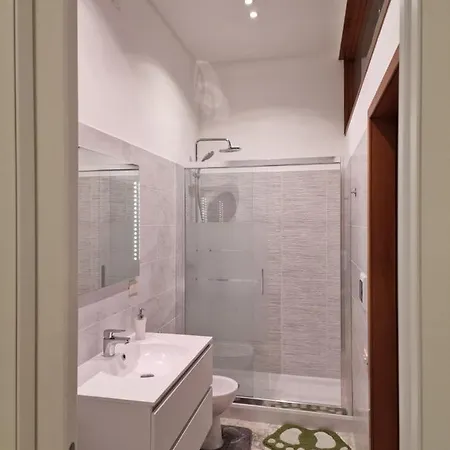 In Pieno Centro Storico Antico Quadrilatero Lägenhet *