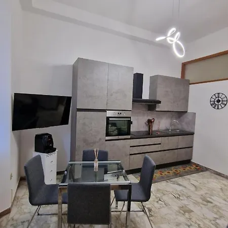 In Pieno Centro Storico Antico Quadrilatero