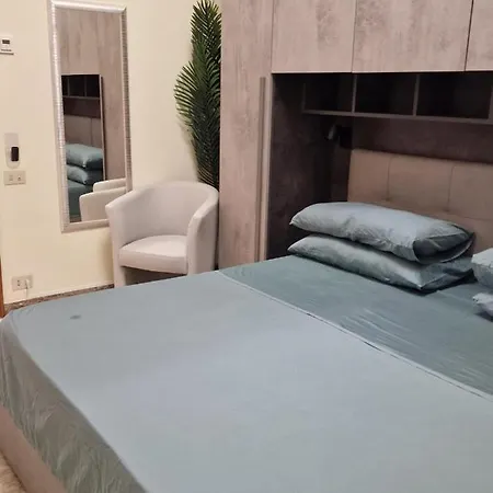 In Pieno Centro Storico Antico Quadrilatero