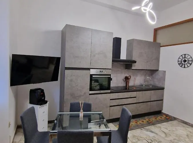 In Pieno Centro Storico Antico Quadrilatero